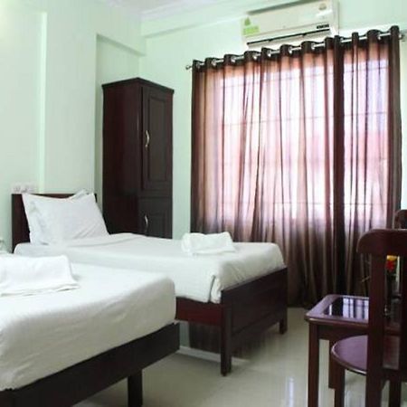 Sm Regency Kochi Esterno foto