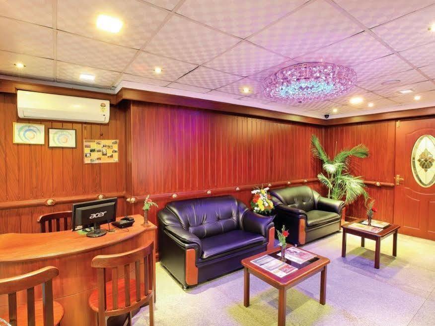 Sm Regency Kochi Esterno foto